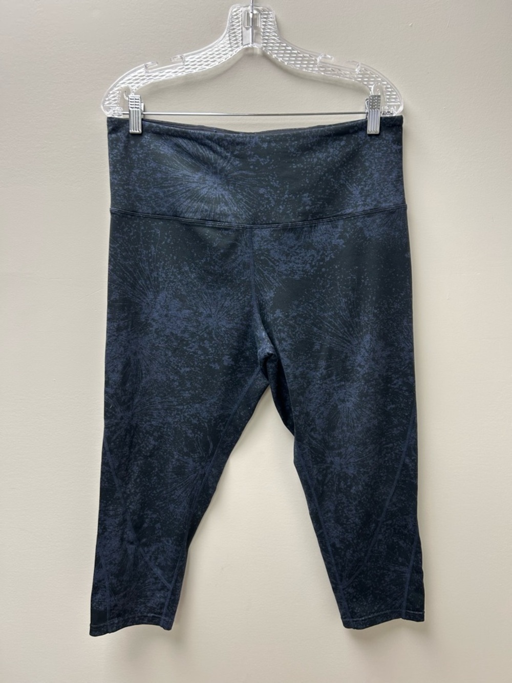 Tuff‎ Athletics Women’s Cropped Patterned Leggings